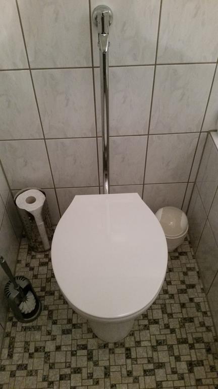 Gaestezimmer Mueller Neuss Exterior foto
