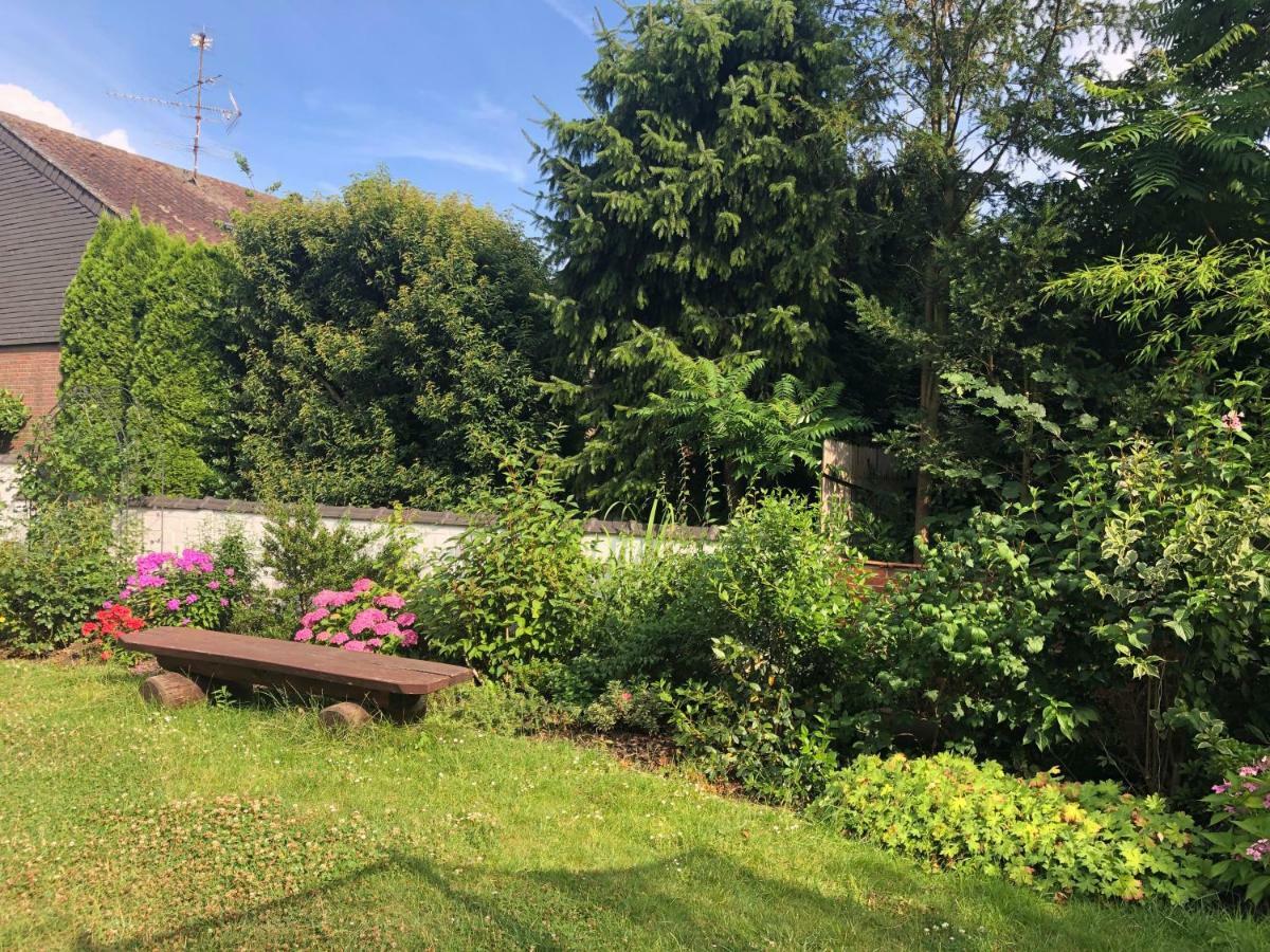 Gaestezimmer Mueller Neuss Exterior foto